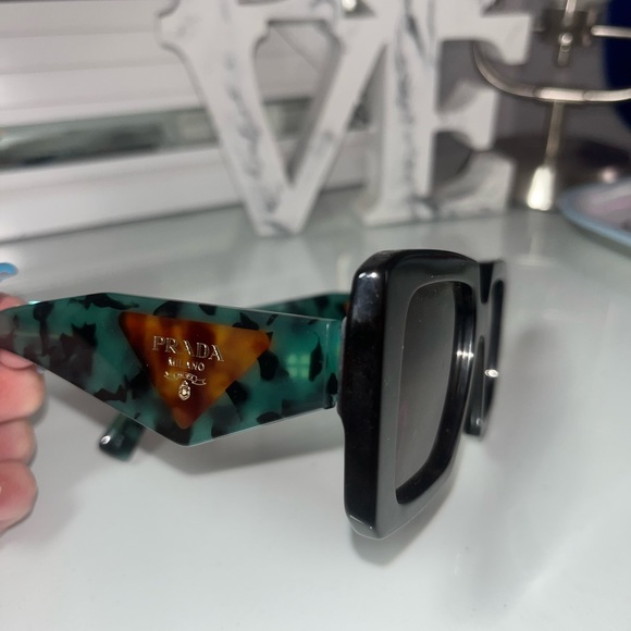 authentic prada sunglasses - Picture 5 of 6